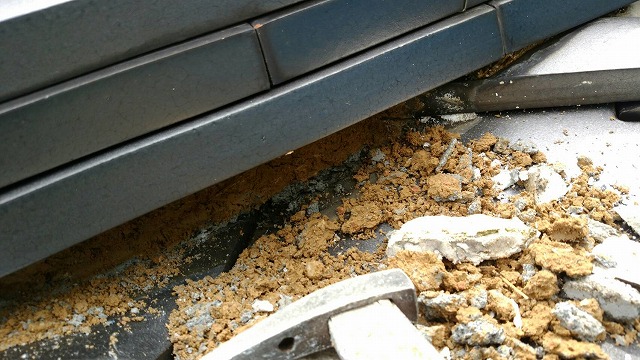 既存漆喰の撤去